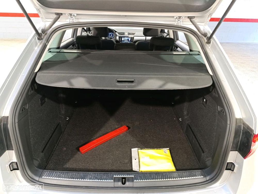 Skoda Superb Break 2.0 TDI Ambition DSG - 11
