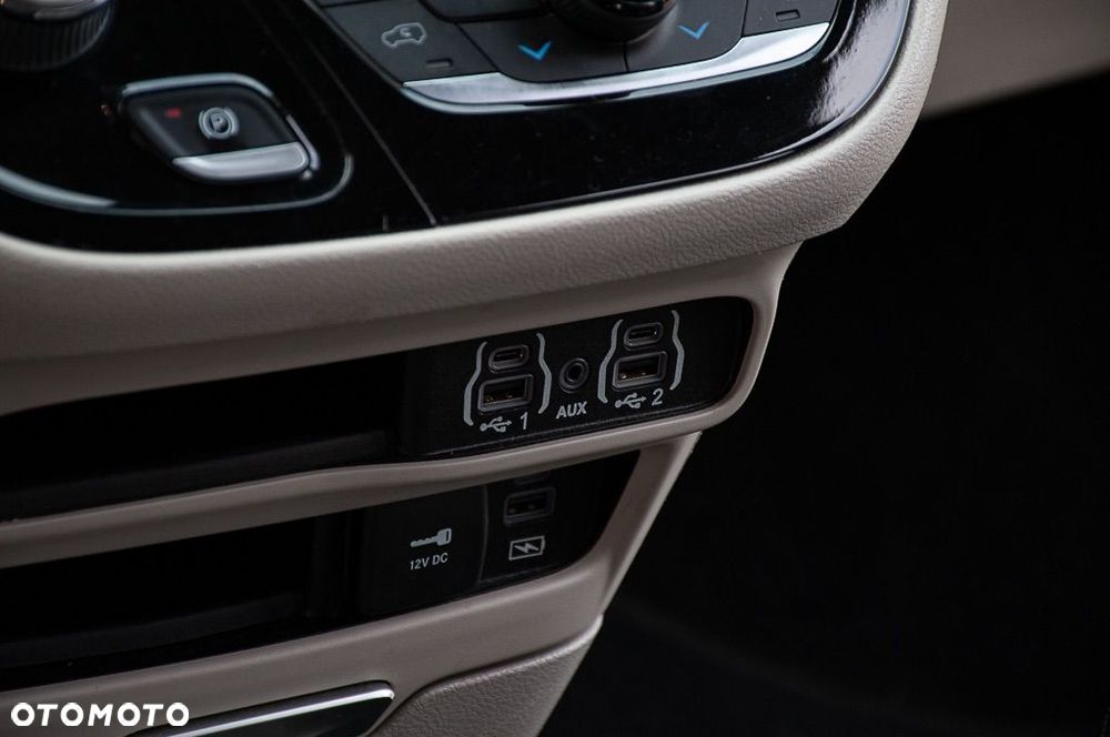 Chrysler Pacifica - 23