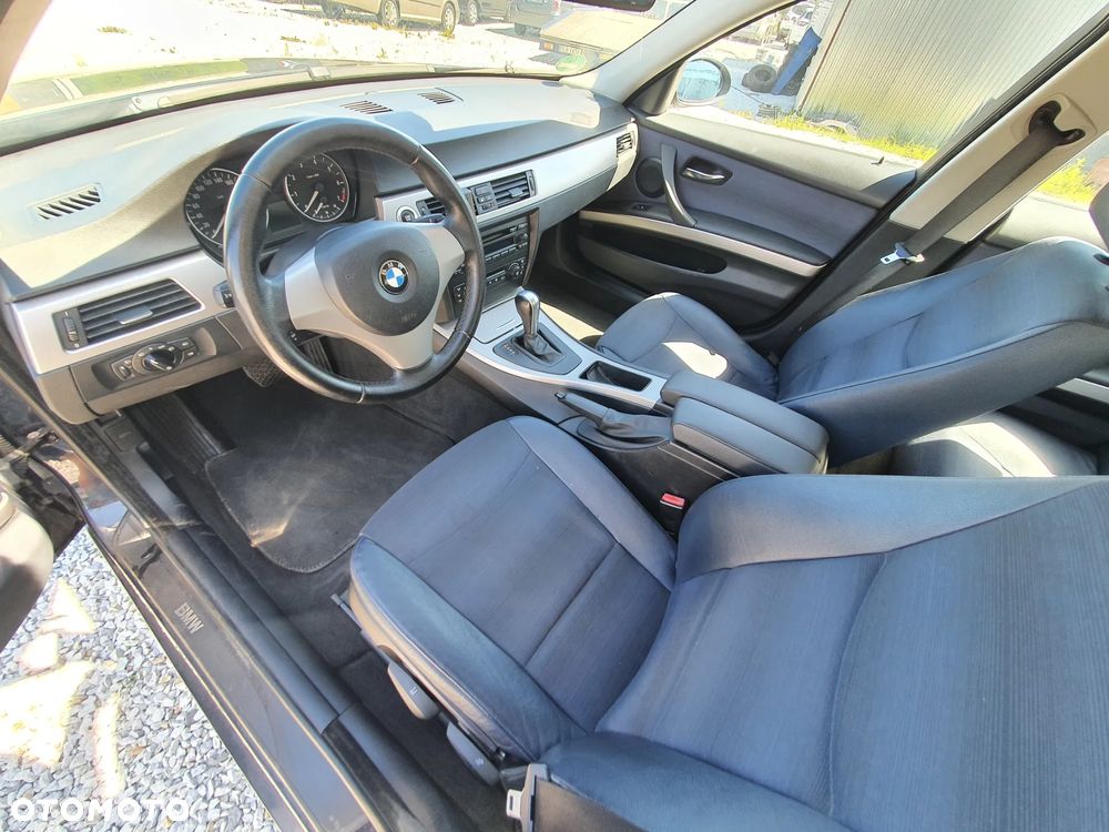 BMW Seria 3 320i - 9