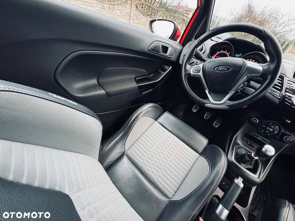 Ford Fiesta 1.6 EcoBoost mit Leder-Sport-Paket ST - 17