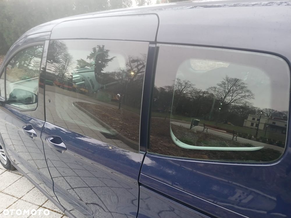 Ford Tourneo Courier - 29