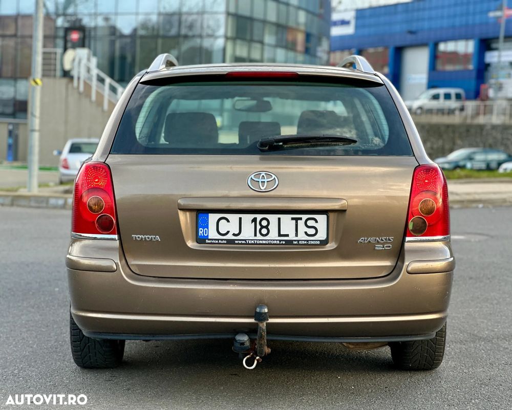 Toyota Avensis 2.0 D-4D Combi Executive - 10