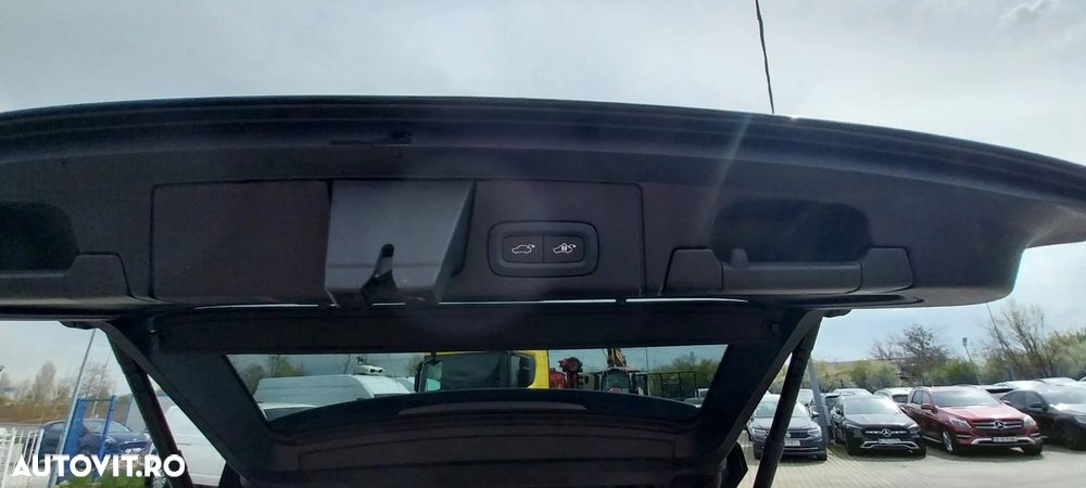 Volvo XC 60 B4 D AWD Ultimate Dark - 8