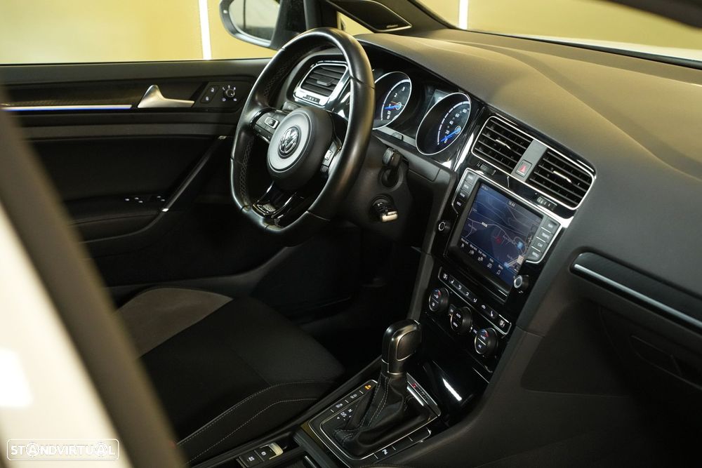 VW Golf 2.0 TSI R DSG - 30