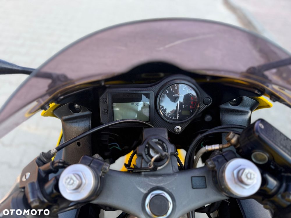 Honda CBR - 32