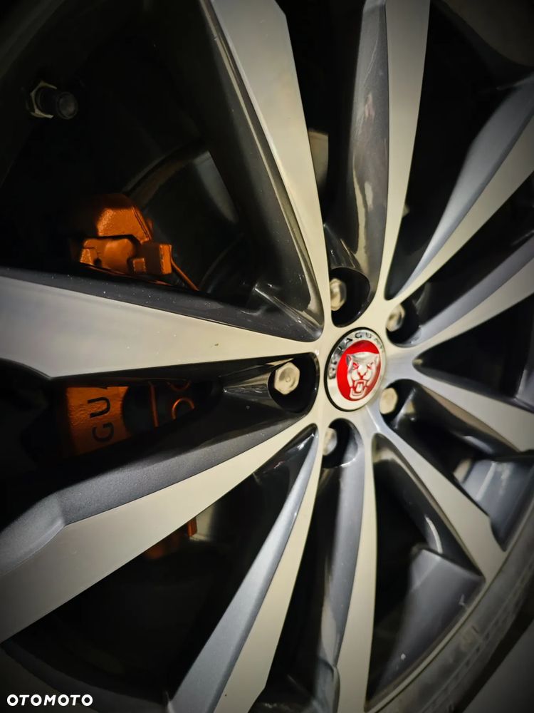 Jaguar F-Pace 2.0 i4D AWD R-Sport - 26