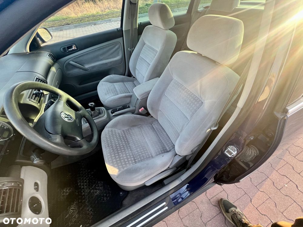 Volkswagen Passat - 10