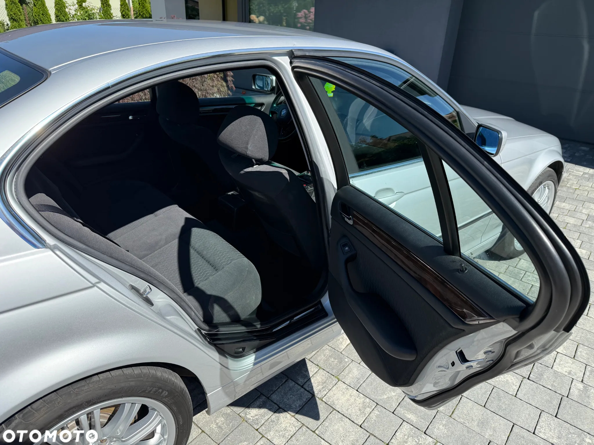 BMW Seria 3 325i - 14