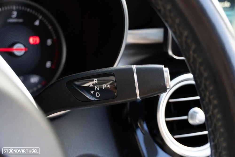 Mercedes-Benz C 220 d Cabrio 9G-Tronic AMG Line - 45