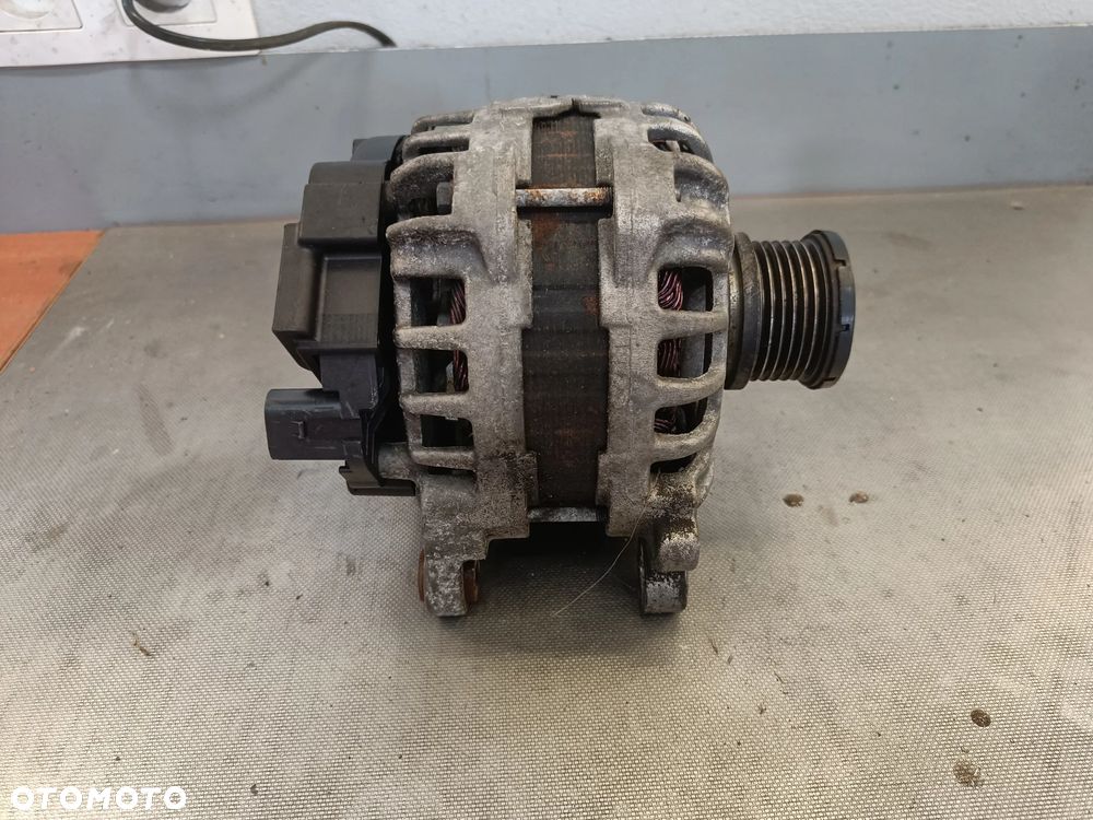 Alternator 1.4 TDI Skoda Octavia Fabia 3 Seat Leon Ibiza Audi A3 VW Polo Golf  04E903021M - 1