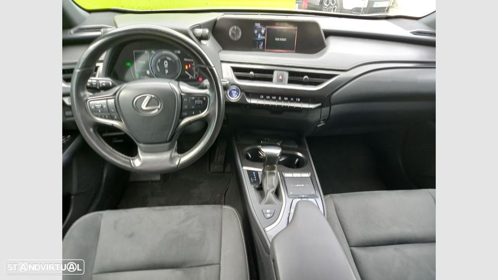 Lexus UX 250h - 8