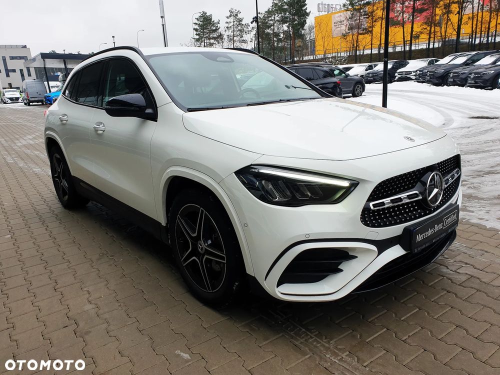 Mercedes-Benz GLA 200 AMG Line - 3
