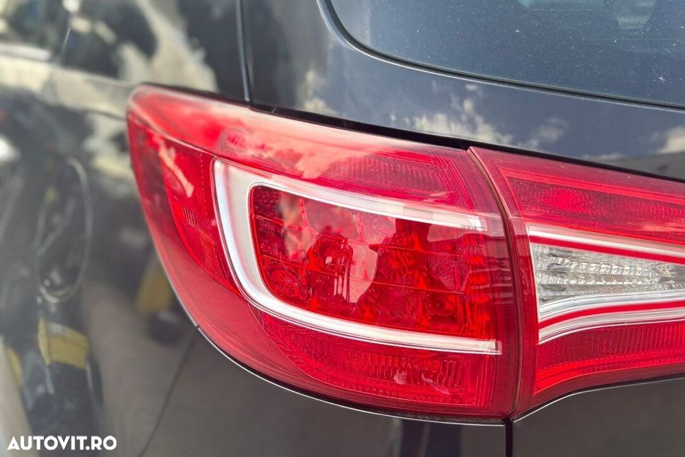 STOP STANGA PE CAROSERIE KIA SPORTAGE 2012 - 1