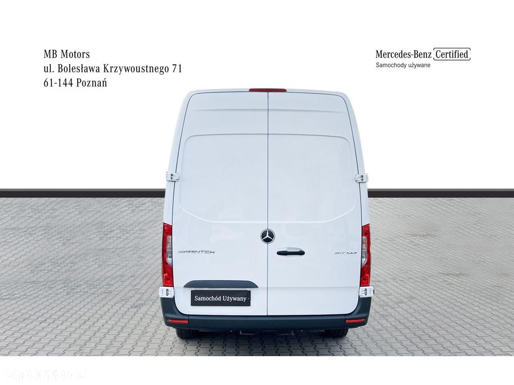 Mercedes-Benz Sprinter - 4