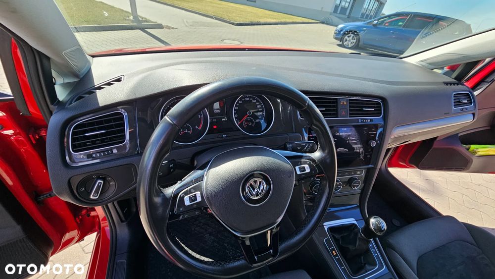 Volkswagen Golf - 12
