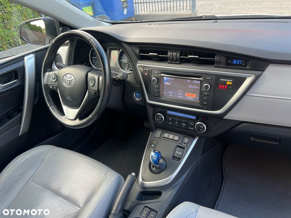Toyota Auris 1.8 HSD Luna - 21