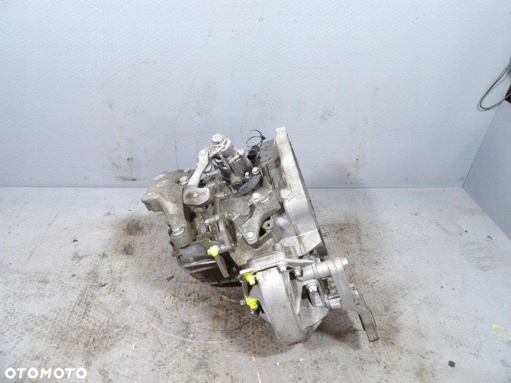 OPEL ASTRA K 1.4T SKRZYNIA BIEGÓW MANUALNA M32OLE2 55590820 - 2
