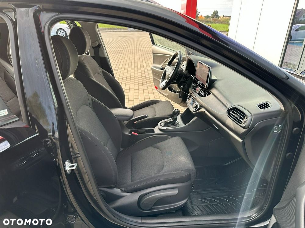 Hyundai i30 1.6 D Comfort DCT - 16