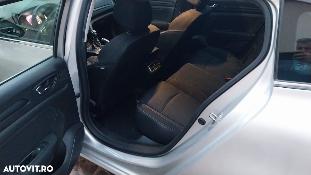 Renault Megane - 11