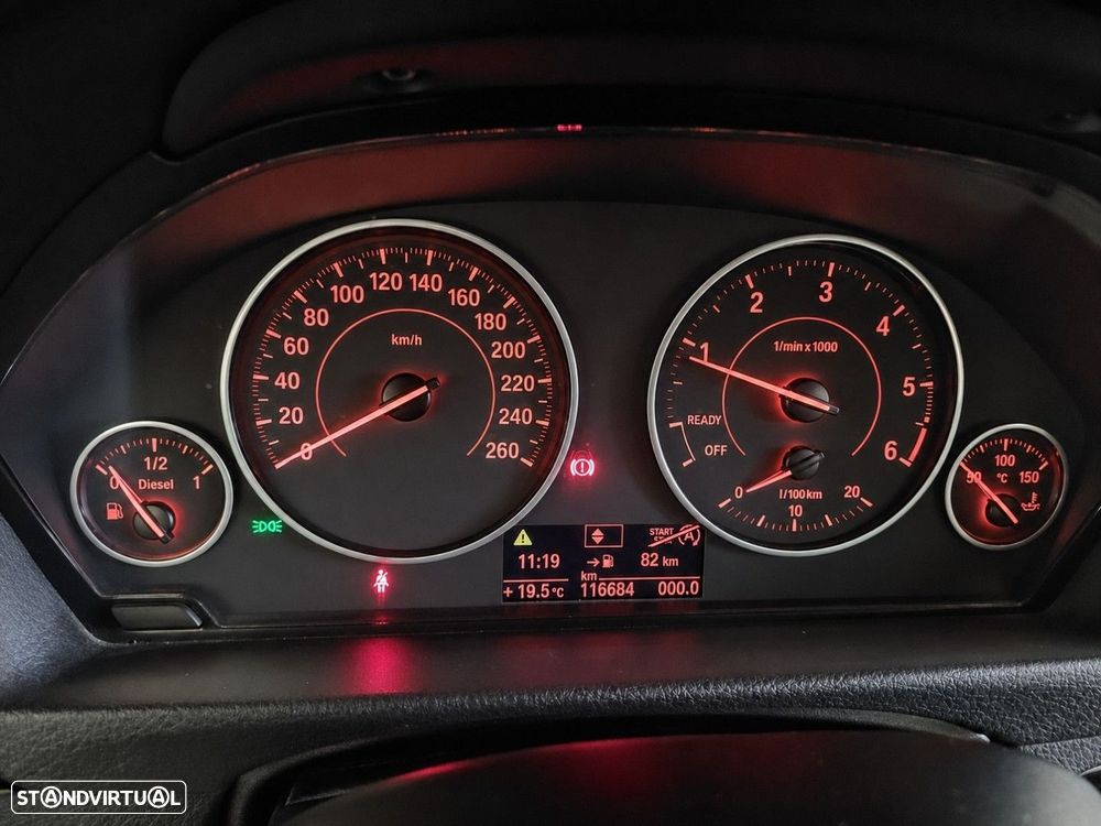 BMW 320 d Line Sport - 14