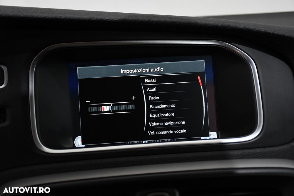 Volvo V40 - 24