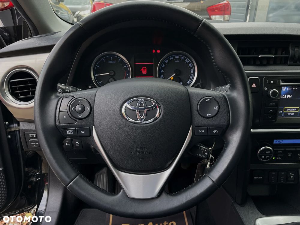 Toyota Auris 1.6 Premium Comfort - 22