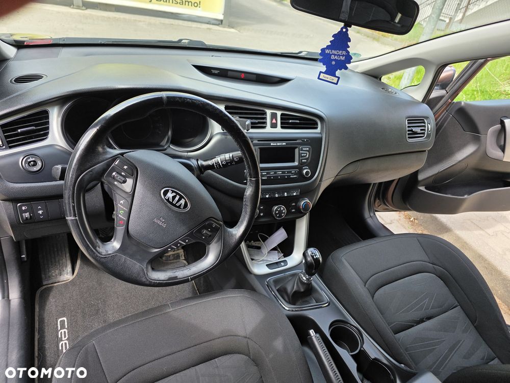 Kia Ceed - 8