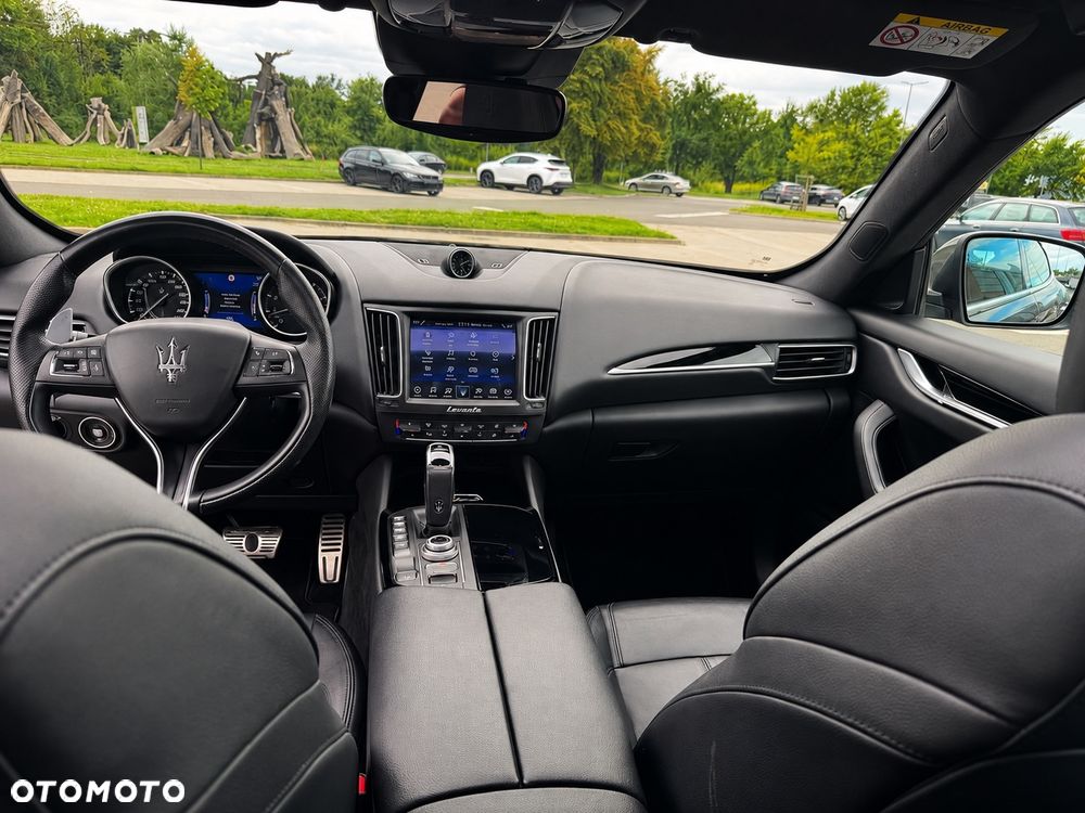 Maserati Levante - 11