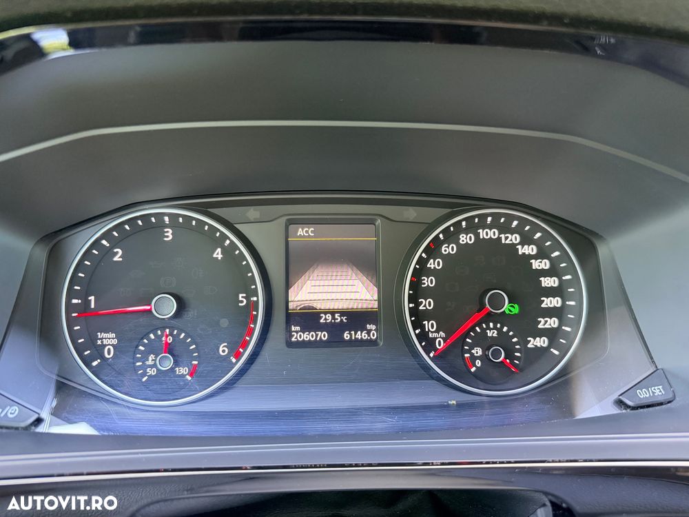 Volkswagen Multivan - 9