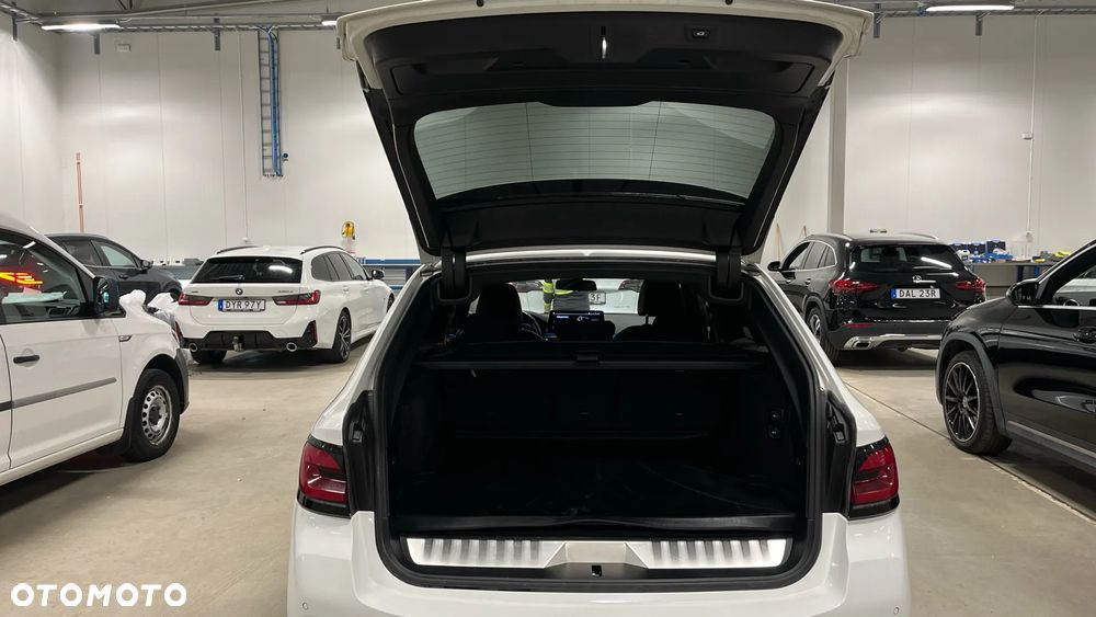 BMW Seria 5 530e xDrive - 11