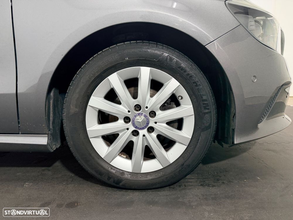 Mercedes-Benz A 180 d Urban - 34