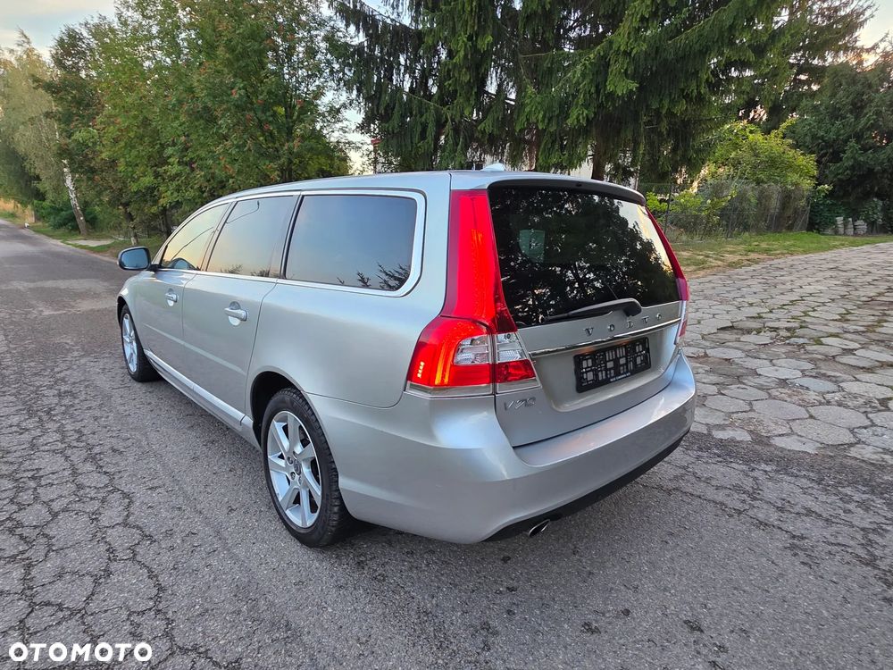Volvo V70 D5 AWD Dynamic Summum - 22