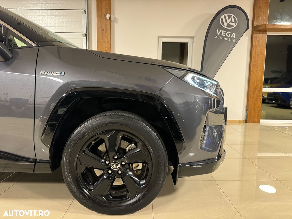 Toyota RAV4 2.5 4x4 Hybrid Team Deutschland - 36