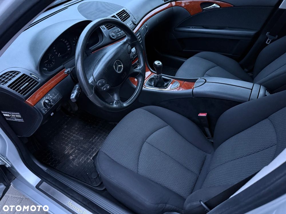 Mercedes-Benz Klasa E 200 Kompressor Classic - 11