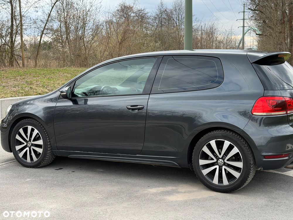 Volkswagen Golf - 17