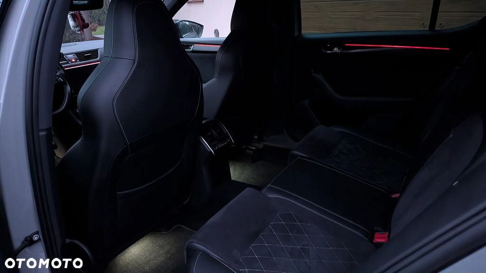 Skoda Superb 2.0 TSI DSG Sportline - 10