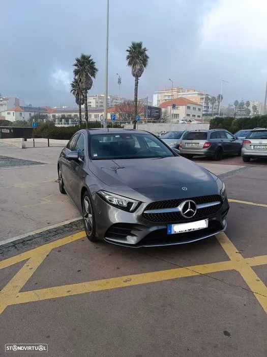 Mercedes-Benz A 200 Limousine AMG Line - 3