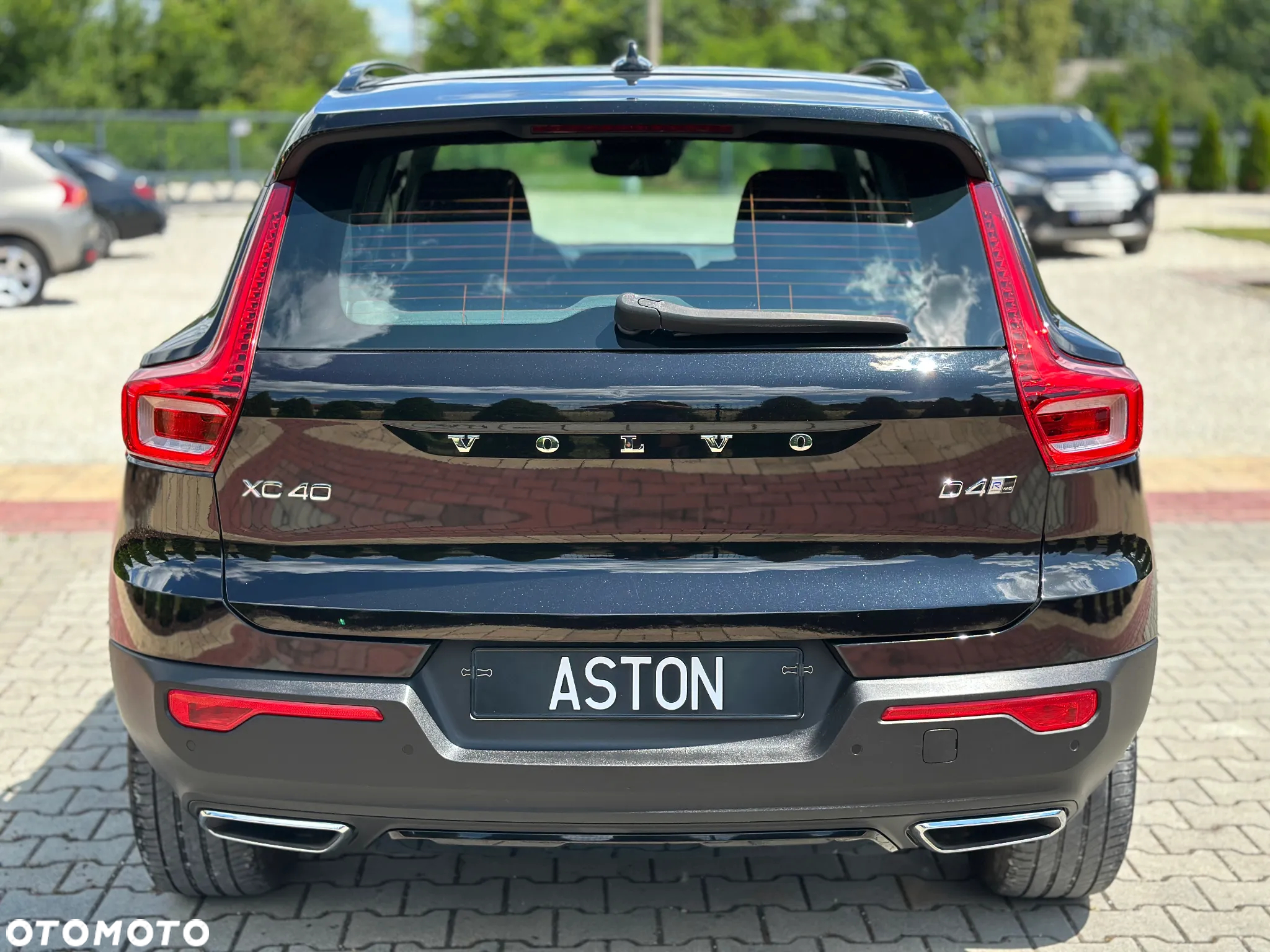 Volvo XC 40 D4 AWD Geartronic R-Design - 9