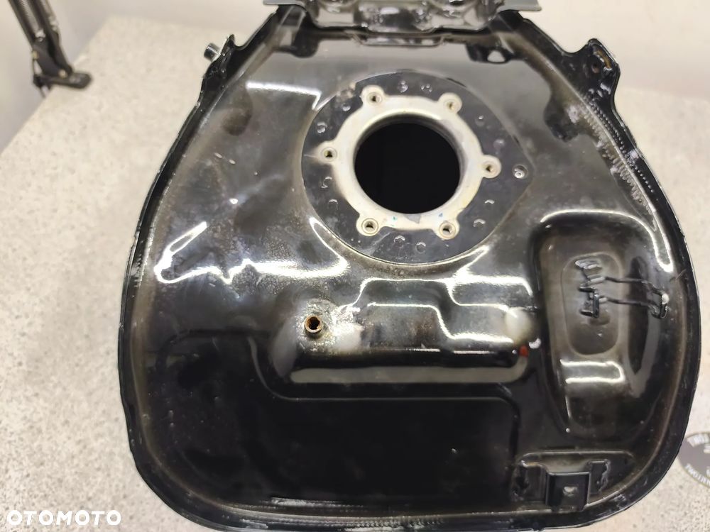 Bak, zbiornik paliwa KTM 125 Duke - 33