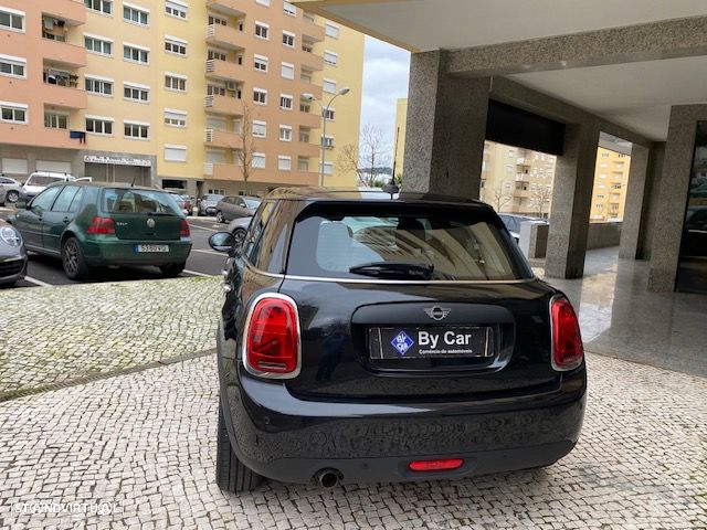 MINI 5 Portas One Aut. - 13