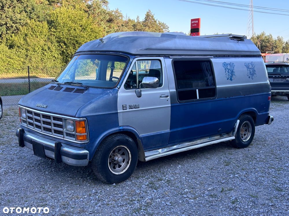 Dodge RAM - 1