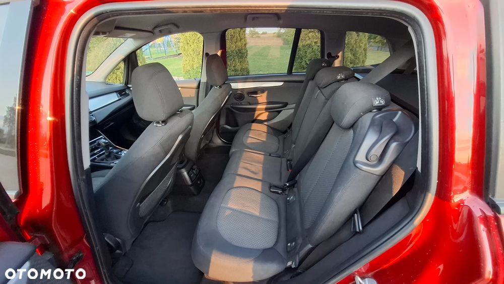 BMW Seria 2 218d - 15
