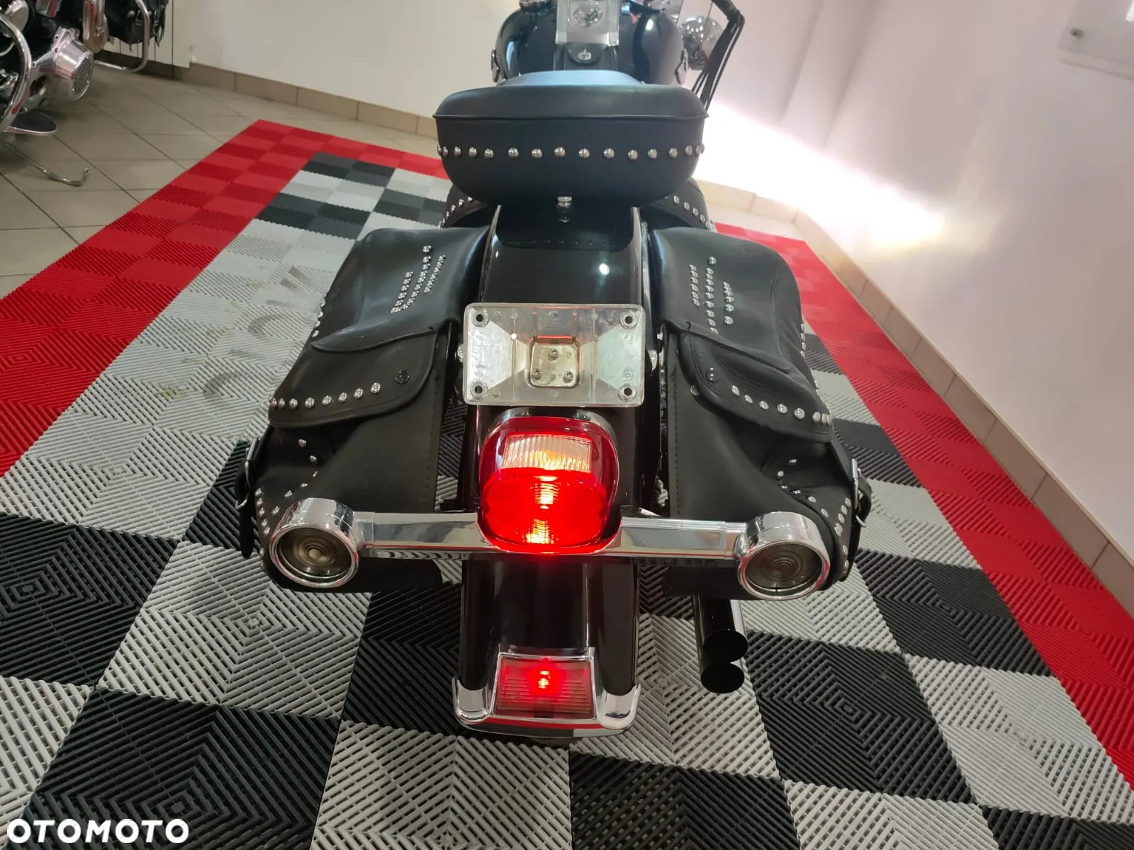 Harley-Davidson Softail Heritage Classic - 18