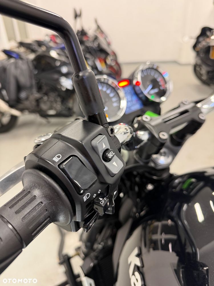 Kawasaki Z 900 RS - 23
