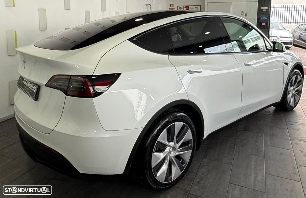 Tesla Model Y Standard RWD - 7