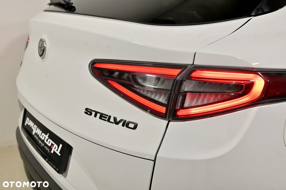 Alfa Romeo Stelvio 2.0 Turbo TI Q4 - 31