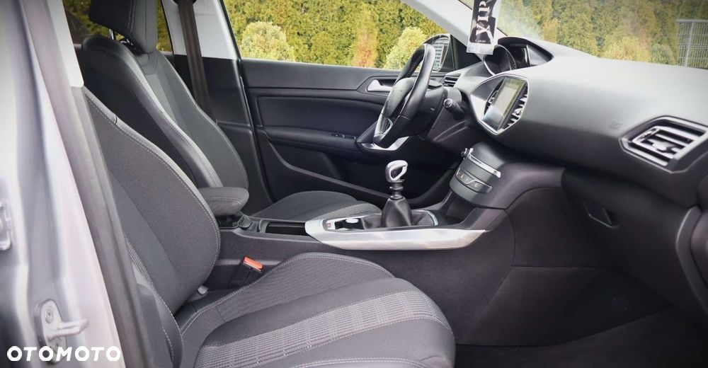 Peugeot 308 - 16