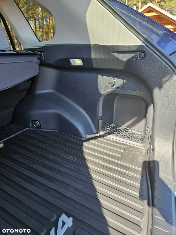 Toyota RAV4 2.5 Hybrid Black Edition by JBL 4x4 - 14