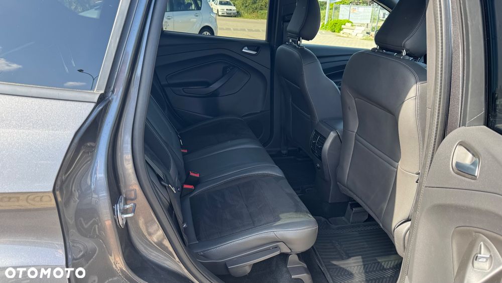 Ford Kuga 1.5 EcoBoost 2x4 ST-Line - 27