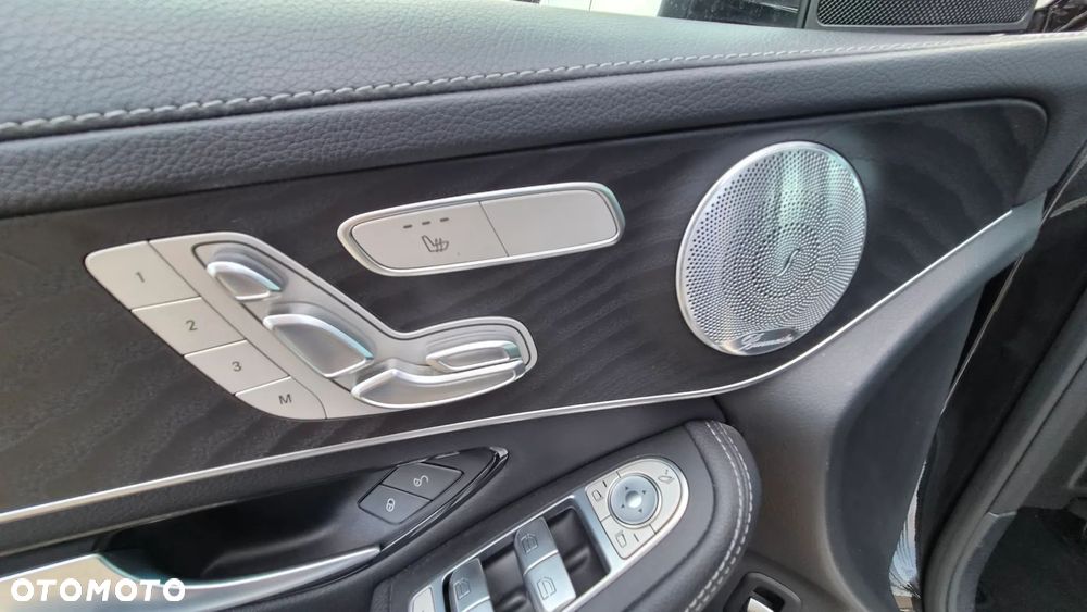 Mercedes-Benz GLC 250 4Matic 9G-TRONIC AMG Line - 12